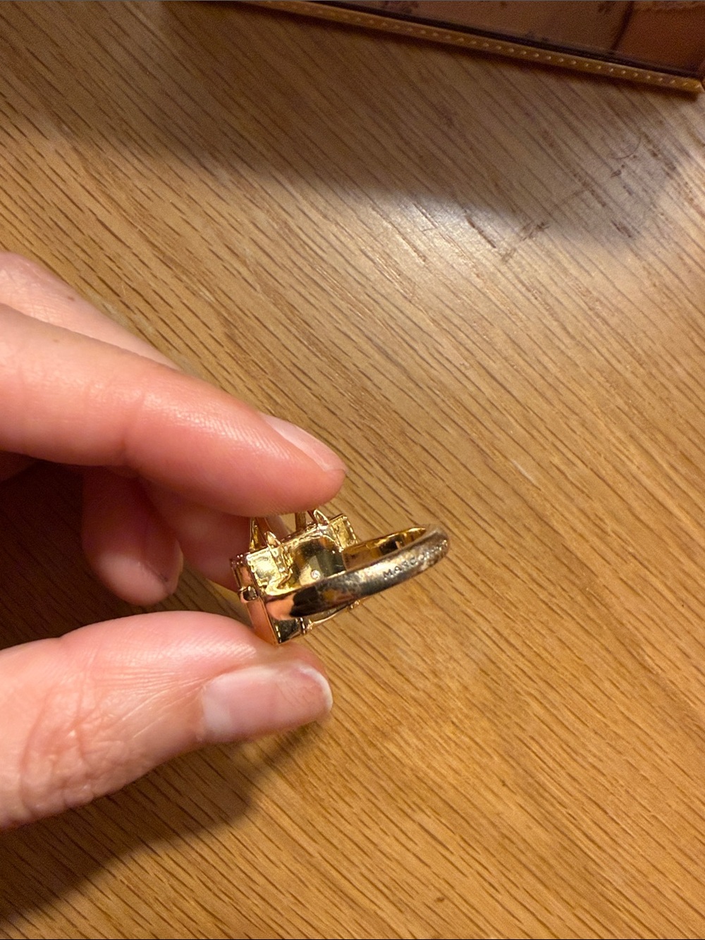 Marc Jacobs The Tote Bag Gold Charm Ring - Picture 3 of 7